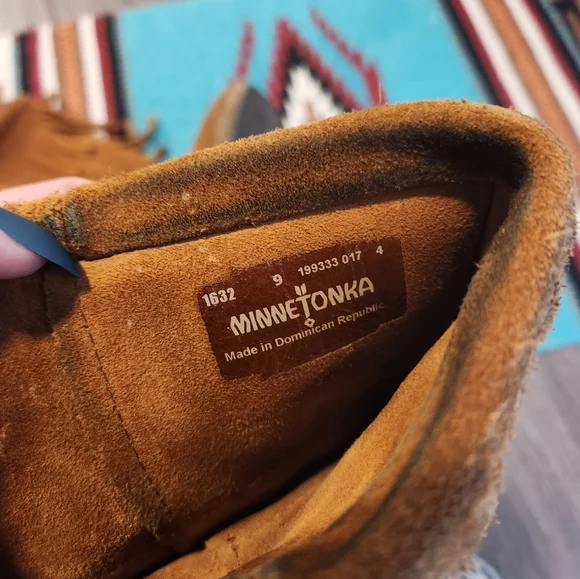 Minnetonka 3 Layer Fringe Moccasin Boots - Picture 3 of 9